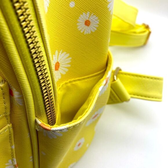 LD Like Dreams Women’s Lemon Yellow Daisy Backpack NWOT - Picture 10 of 10